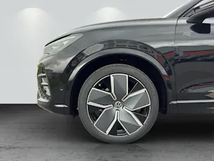 VW Tiguan R-Line Plus