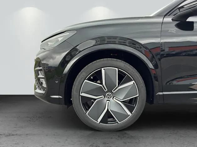 VW Tiguan R-Line Plus