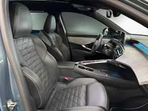 https://vehicle.imgix.net/4289919/c04f1d09-0a66-4b47-893a-6e88fc544259.jpg