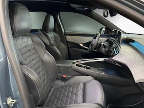 immagine del veicolo PEUGEOT 5008 1.2 Hybrid GT