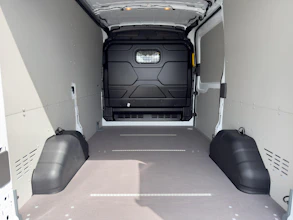 https://vehicle.imgix.net/4289927/e75c8c8e-156e-4611-8675-ce467733a380.jpg