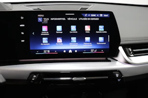 Fahrzeugbild BMW X1 30e xDrive paddles