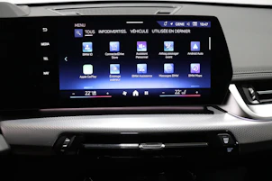 Fahrzeugbild BMW X1 30e xDrive paddles