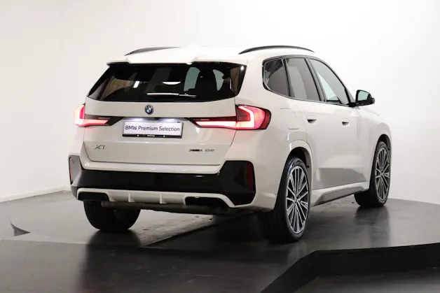 BMW X1 30e xDrive paddles