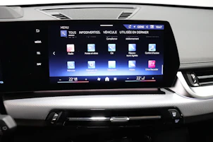 Fahrzeugbild BMW X1 30e xDrive paddles
