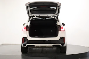 Fahrzeugbild BMW X1 30e xDrive paddles