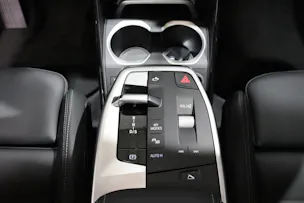BMW X1 30e xDrive paddles