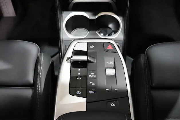 BMW X1 30e xDrive paddles