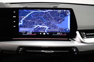 Fahrzeugbild BMW X1 30e xDrive paddles
