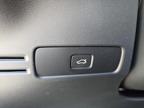 https://vehicle.imgix.net/4290152/20135150-6f5f-4349-9067-d1ee86e7dbe1.jpg