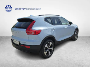 Fahrzeugbild VOLVO XC40 2.0 B4 MH Plus Dark