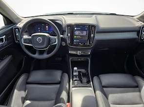 Fahrzeugbild VOLVO XC40 2.0 B4 MH Plus Dark