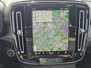Fahrzeugbild VOLVO XC40 2.0 B4 MH Plus Dark