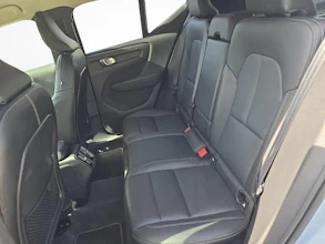 https://vehicle.imgix.net/4290152/f581025b-aa2a-4e04-9d06-442b89cc0182.jpg