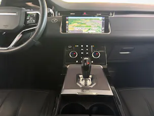 Land Rover Range Rover Evoque 2.0 T SE mit Anhängerkupplung