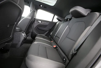 https://vehicle.imgix.net/4290320/bb12a296-0546-41d3-b482-b1d4280386a3.jpg