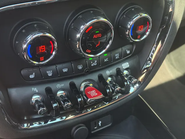 Mini Clubman F54 2.0i John Cooper Works ALL4 JOHN COOPER WORKS TRIM