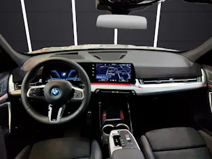 BMW X1 30e xDrive paddles