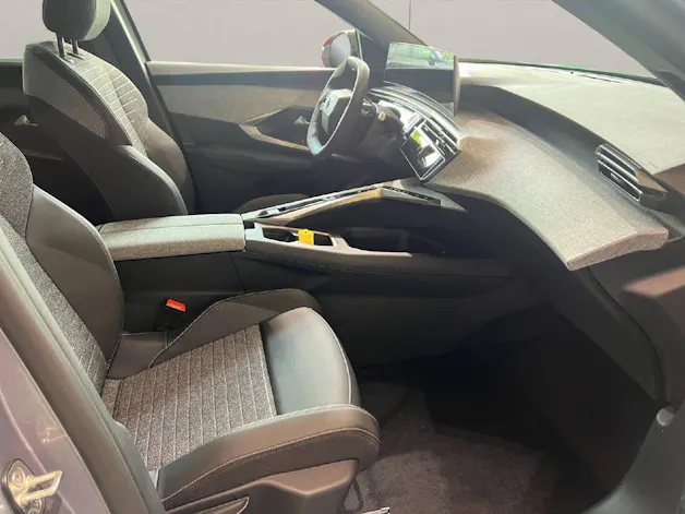 Peugeot 5008 1.2 Hybrid Allure