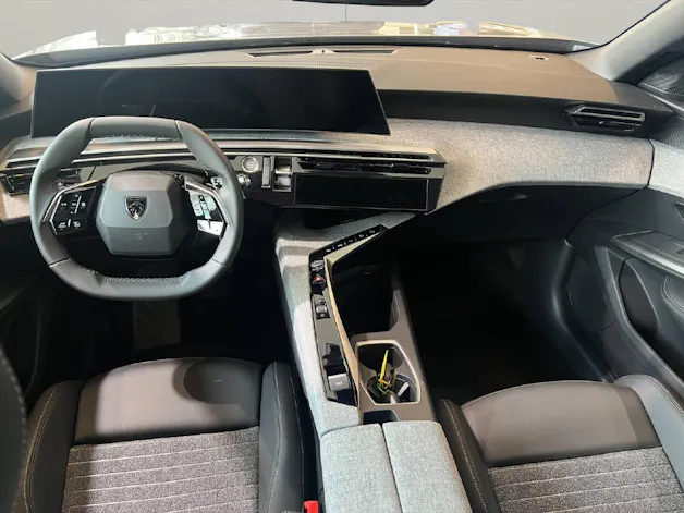 Peugeot 5008 1.2 Hybrid Allure
