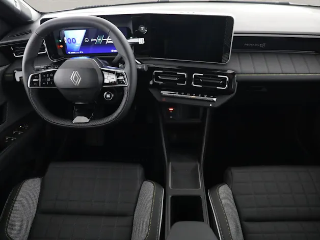 Renault R4 E-Tech Comfort Range iconic
