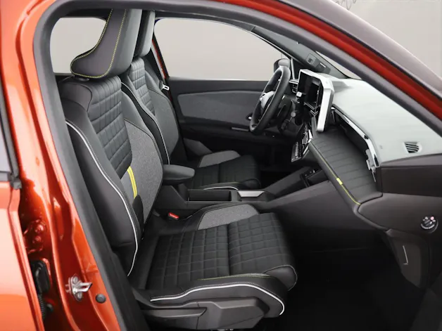 Renault R4 E-Tech Comfort Range iconic