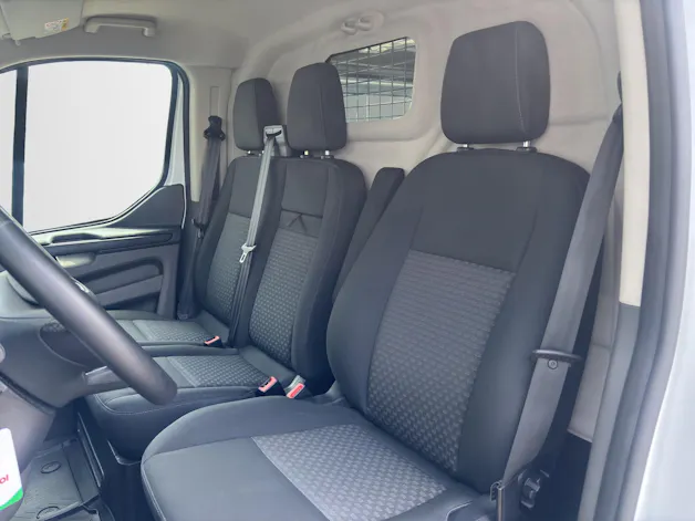Ford Transit C Van 320 L1 2.0 TDCi 130 Trend HEV1