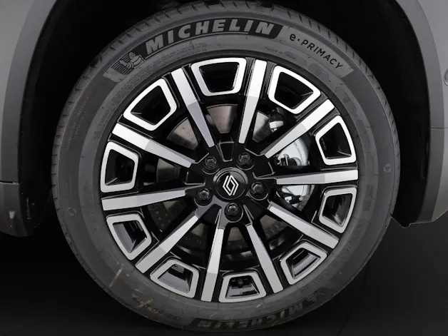 Renault R4 E-Tech Comfort Range iconic