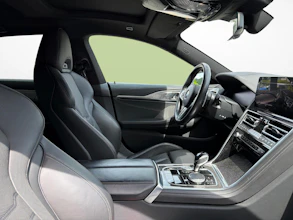 https://vehicle.imgix.net/4290664/44a426bc-3afa-4705-b437-042de342894a.jpg