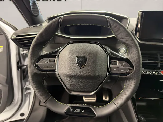 Peugeot 2008 1.2 Hybrid GT