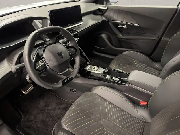Peugeot 2008 1.2 Hybrid GT