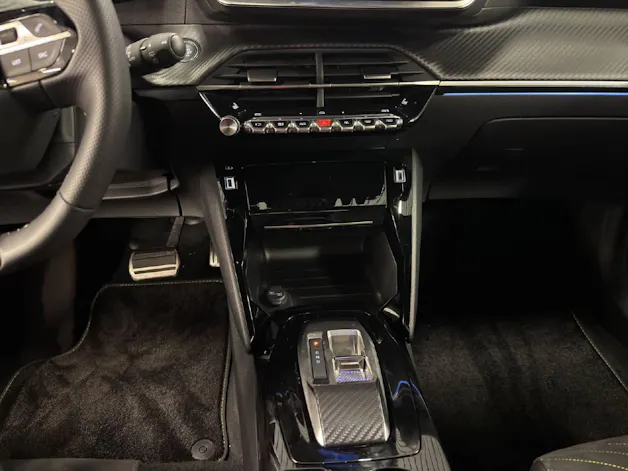 Peugeot 2008 1.2 Hybrid GT