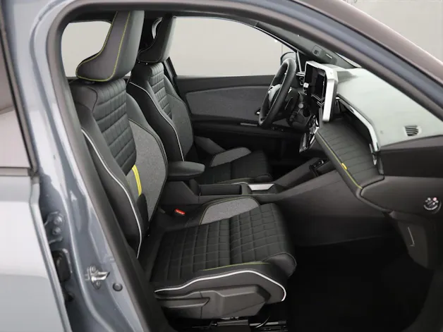 Renault R4 E-Tech Comfort Range iconic