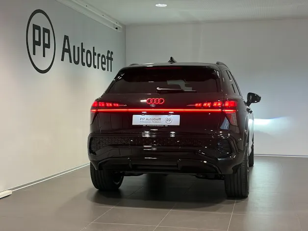Audi Q3 SUV e-hybrid 200 kW S tronig