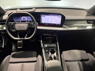 Audi Q3 SUV e-hybrid 200 kW S tronig