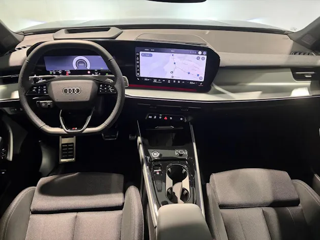 Audi Q3 SUV e-hybrid 200 kW S tronig