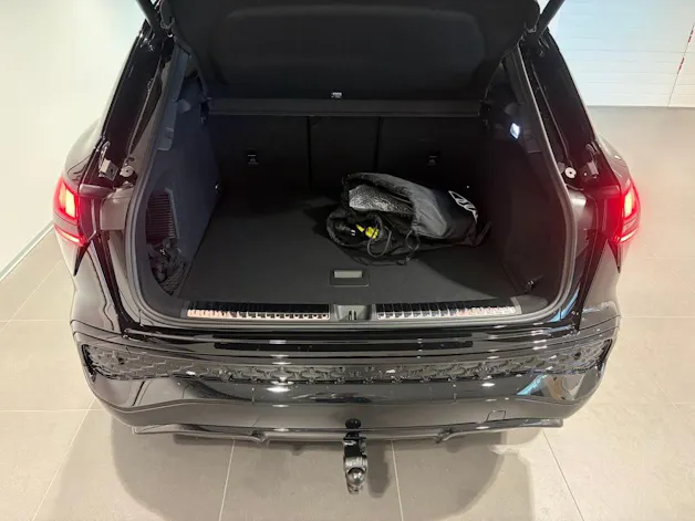 Audi Q3 SUV e-hybrid 200 kW S tronig