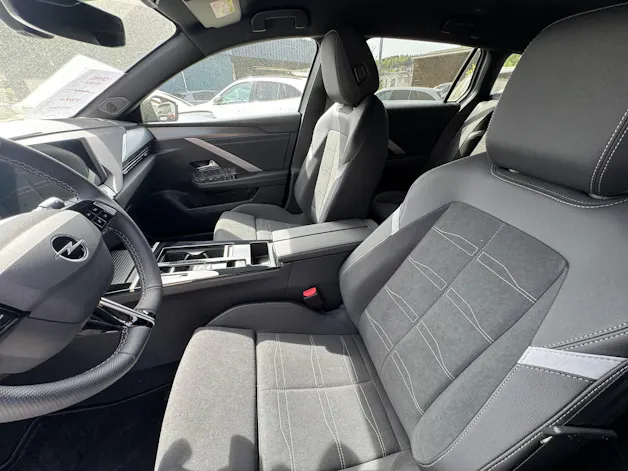 Opel Astra Sports Tourer 1.2i Turbo MHEV GS A