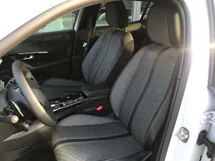 Peugeot 2008 1.2 145 MHEV Allure Premium