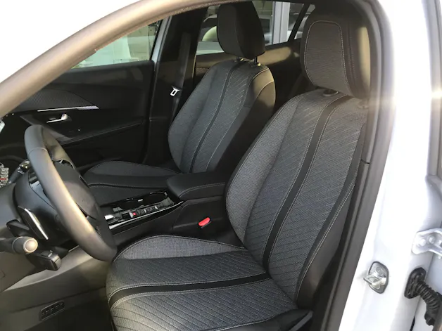 Peugeot 2008 1.2 145 MHEV Allure Premium