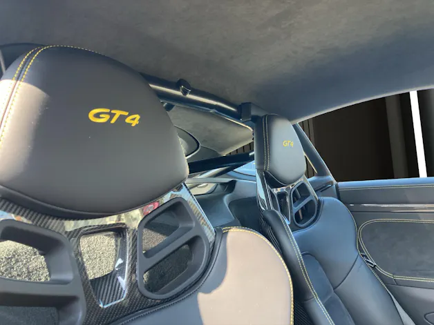Porsche Cayman 718 GT4
