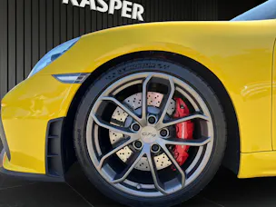 PORSCHE Cayman 718 GT4