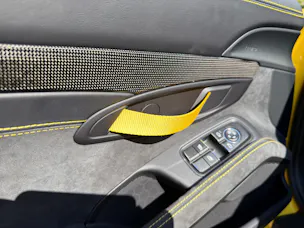 PORSCHE Cayman 718 GT4