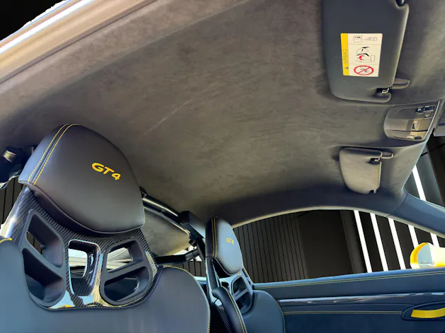 PORSCHE Cayman 718 GT4