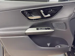 Mercedes-Benz GLC 300 e 4MATIC with EQ Hybrid Technology "EQ Star"