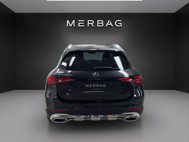 Mercedes-Benz GLC 300 e 4MATIC with EQ Hybrid Technology "EQ Star"