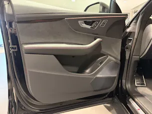 Audi RSQ8 performance quattro