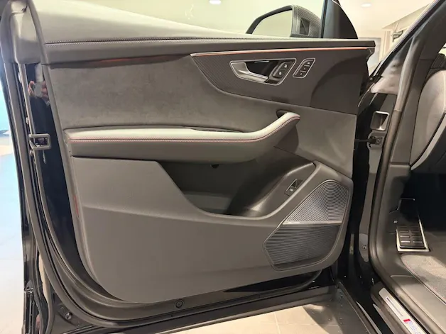 Audi RSQ8 performance quattro