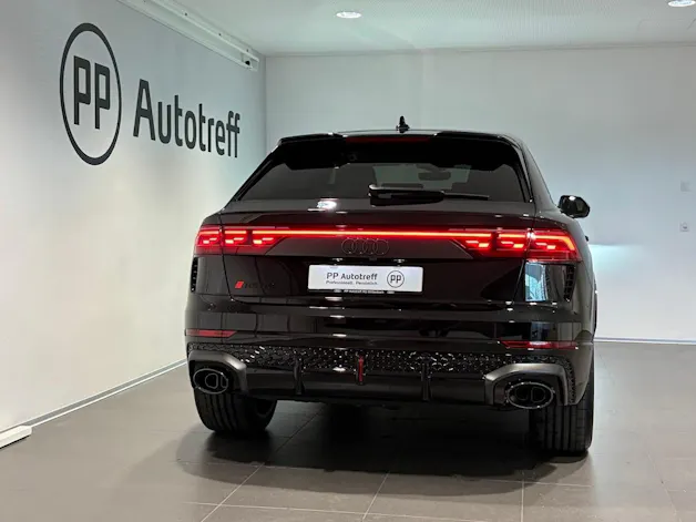 Audi RSQ8 performance quattro