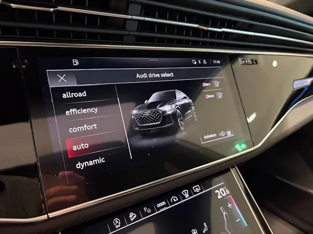 Audi RSQ8 performance quattro